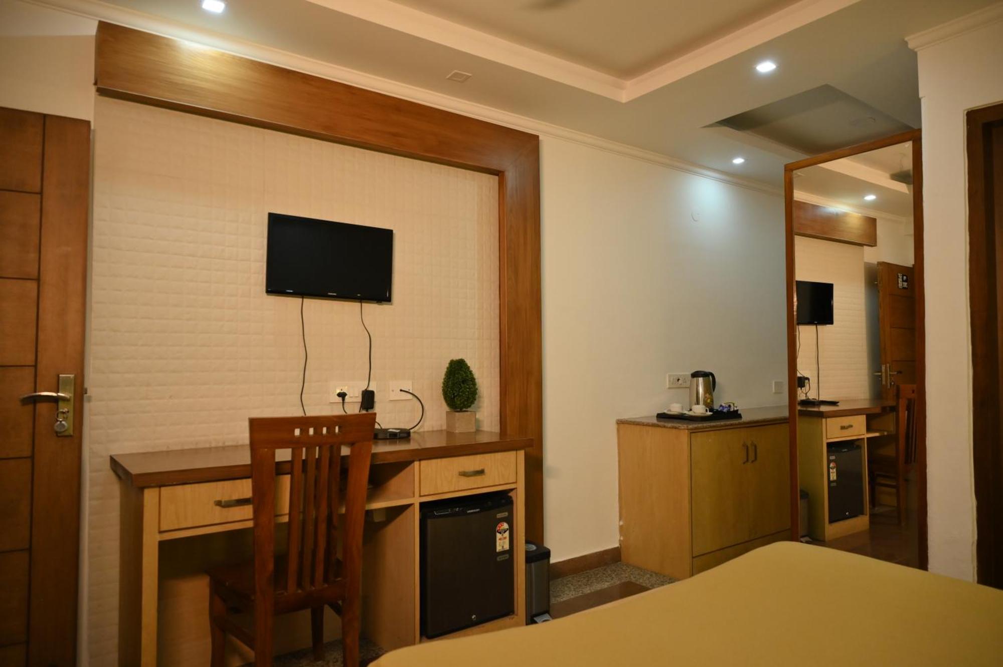 Hotel Dh ดารัมซาลา ภายนอก รูปภาพ