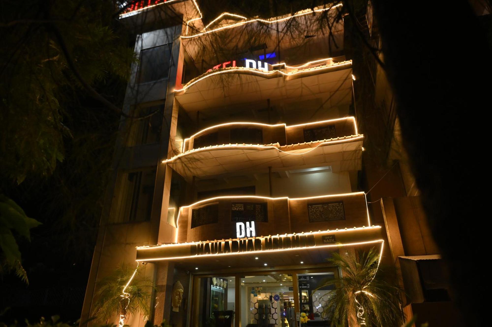 Hotel Dh ดารัมซาลา ภายนอก รูปภาพ