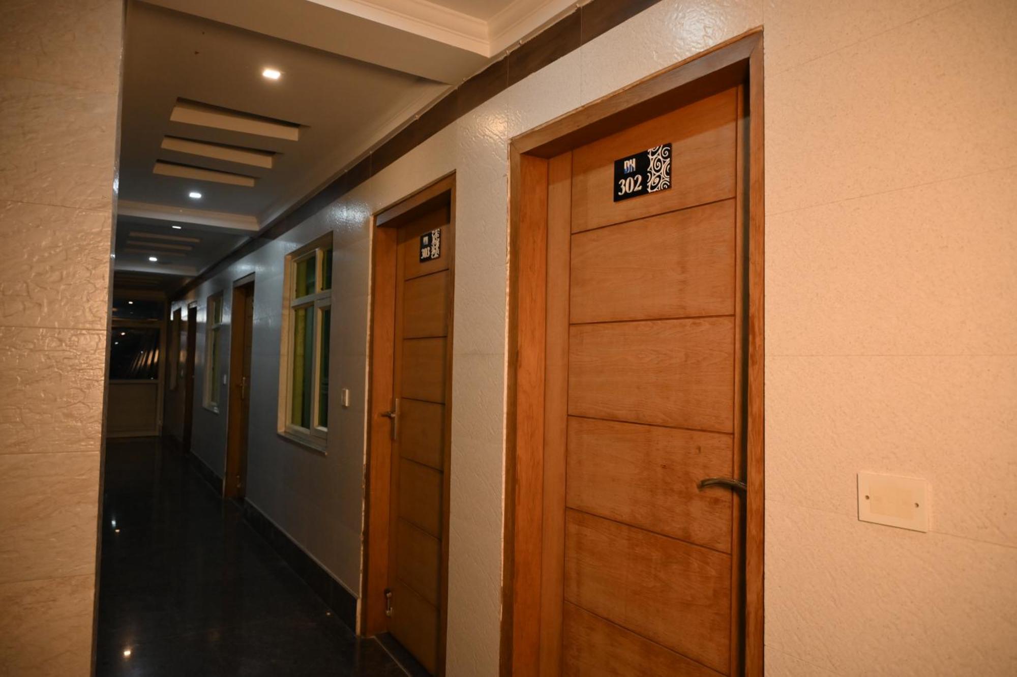 Hotel Dh ดารัมซาลา ภายนอก รูปภาพ