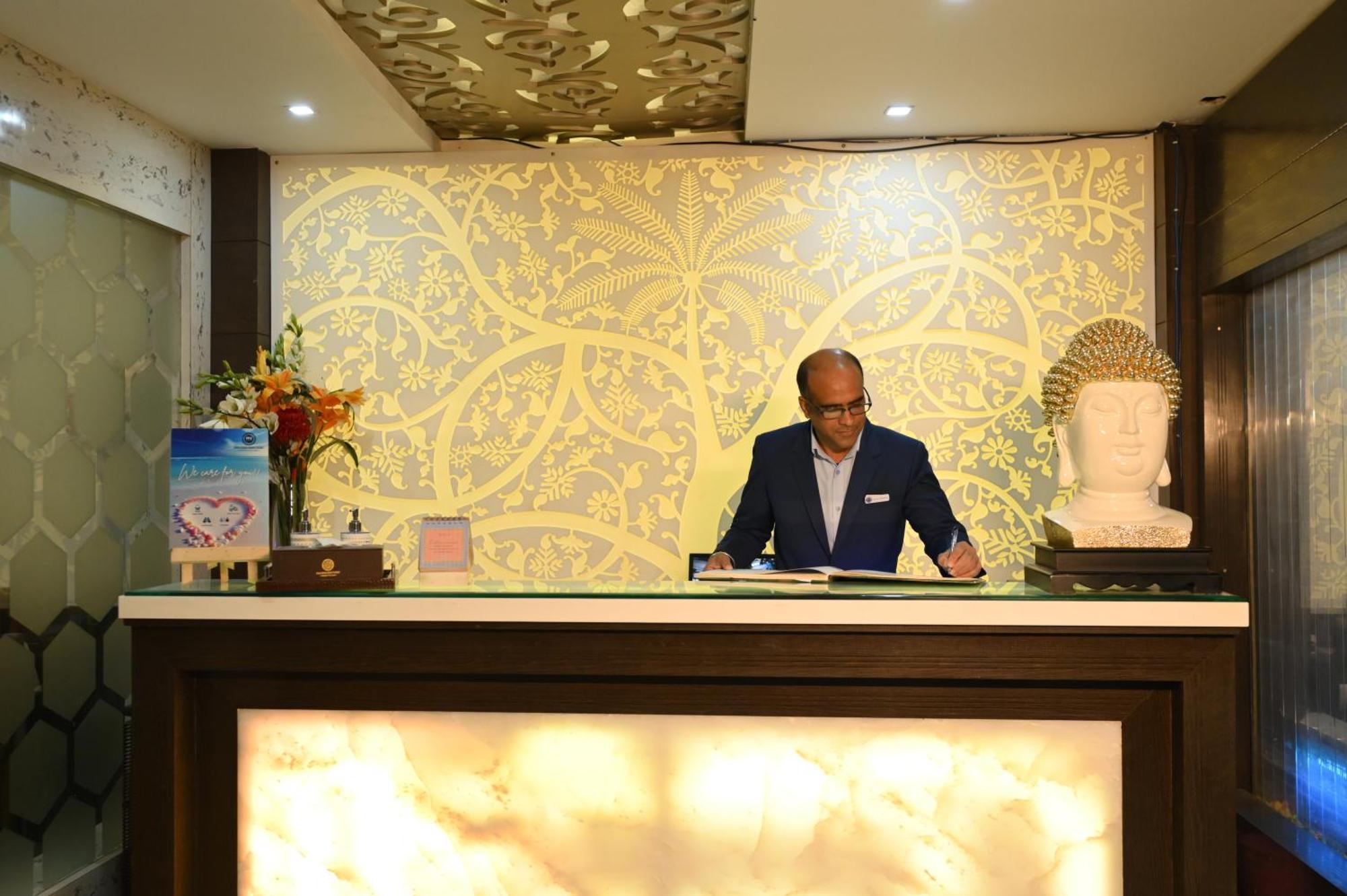 Hotel Dh ดารัมซาลา ภายนอก รูปภาพ