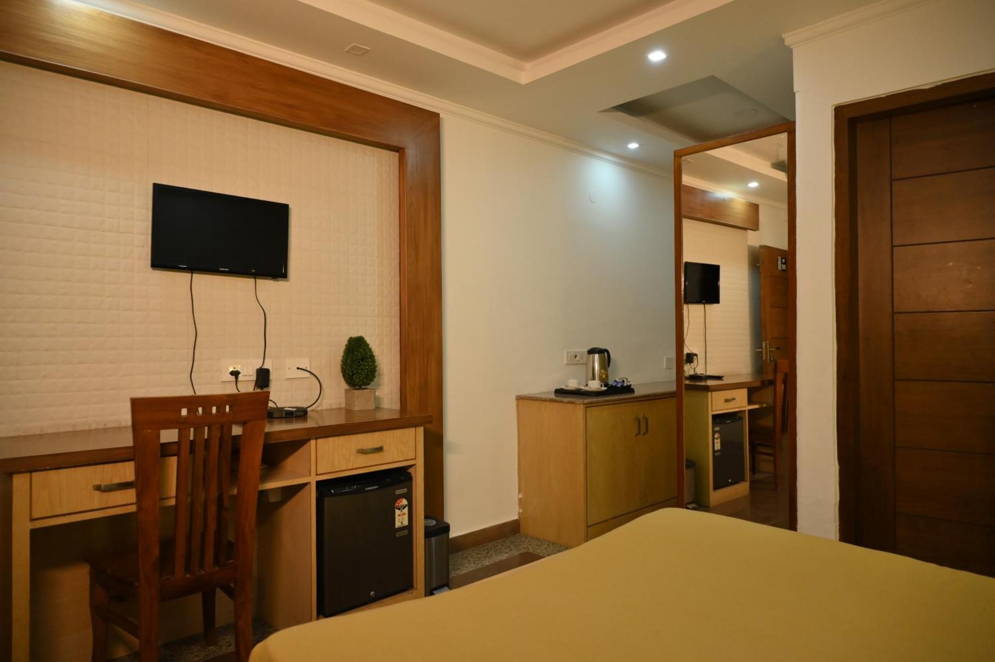 Hotel Dh ดารัมซาลา ภายนอก รูปภาพ